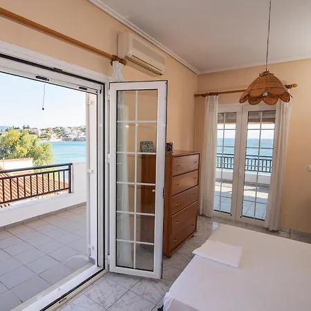 Seaside-maisonette Molaoi